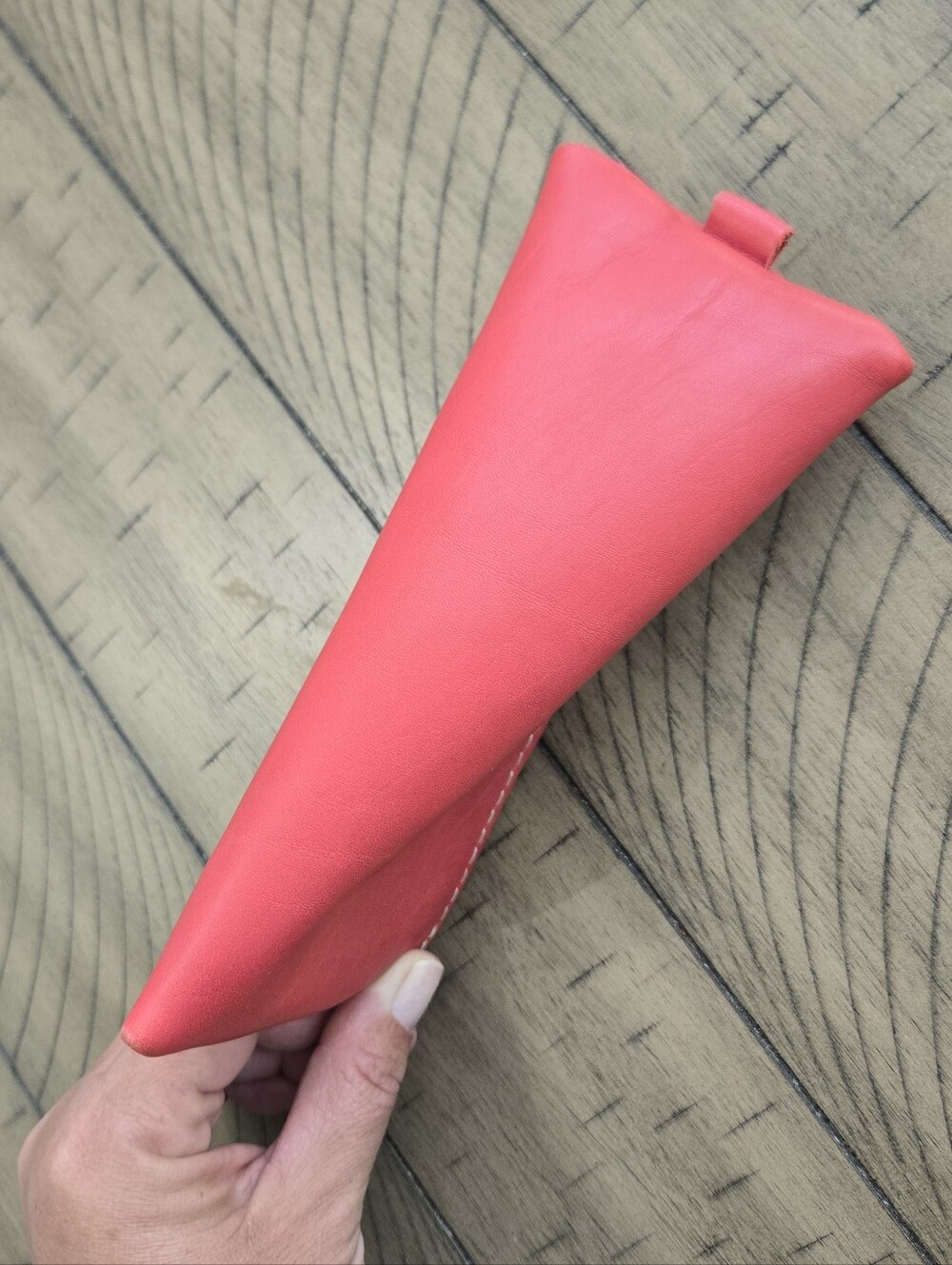 Portland Leather Raspberry Carry-all Pouch. - Picture 3 of 4